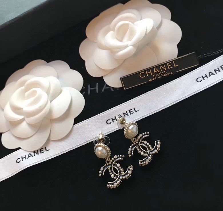 Ch**el earrings